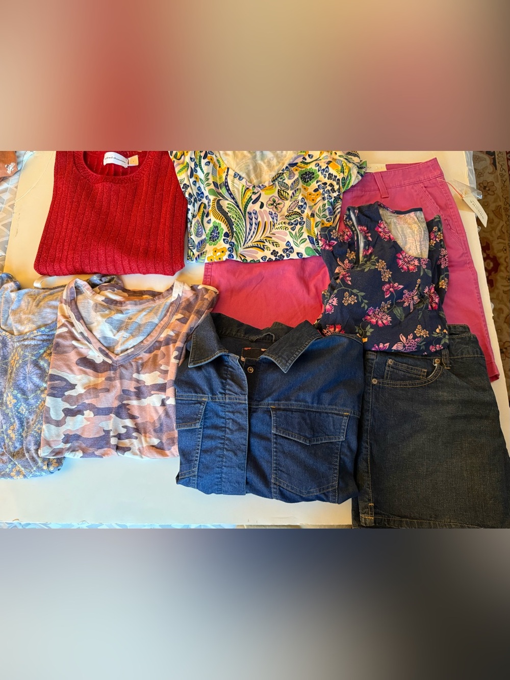 Women's 14 shorts with large tops